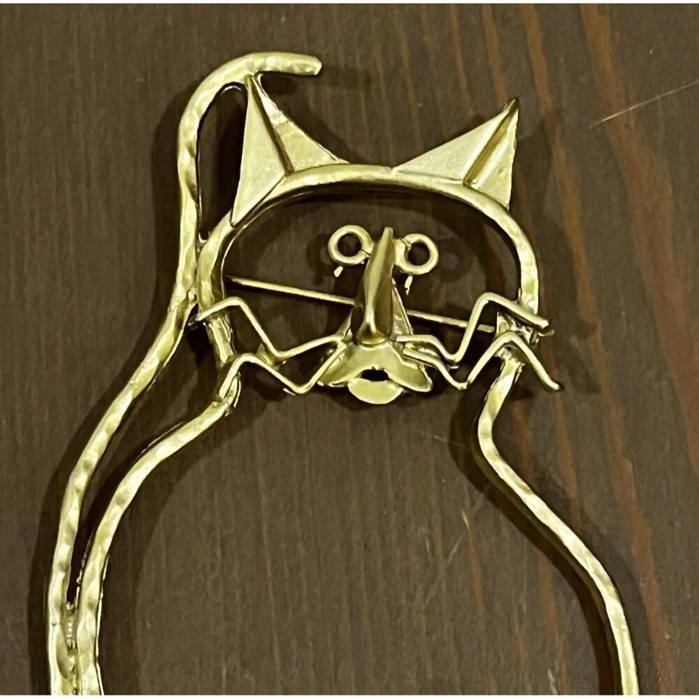Vintage Large Fat Cat Pin Brooch Abstract Outline Goldtone Modern Artsy 80s 3.5